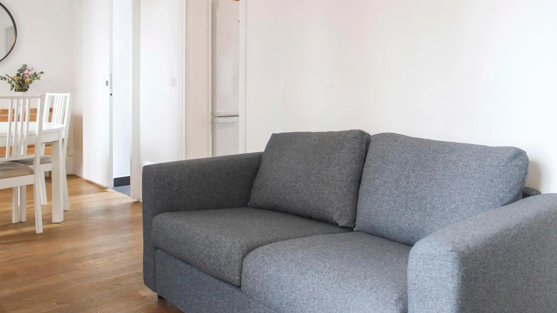 Nice Apartment Close To Gambetta Paris Fransa